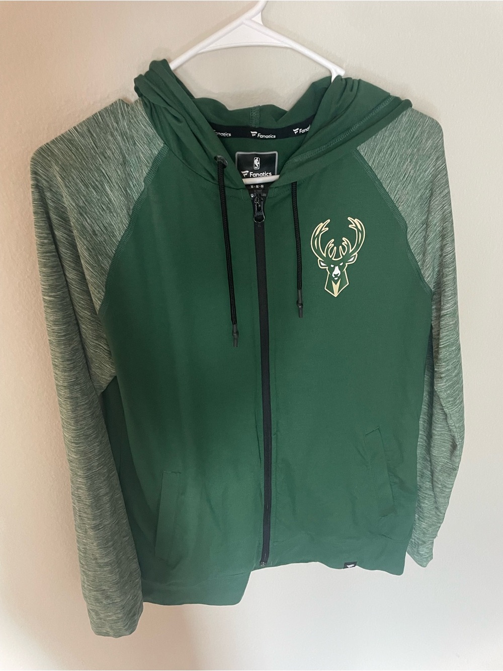 Fanatics Green Full-Zip Milwaukee Bucks Hoodie with Heathered Gray Sleeves